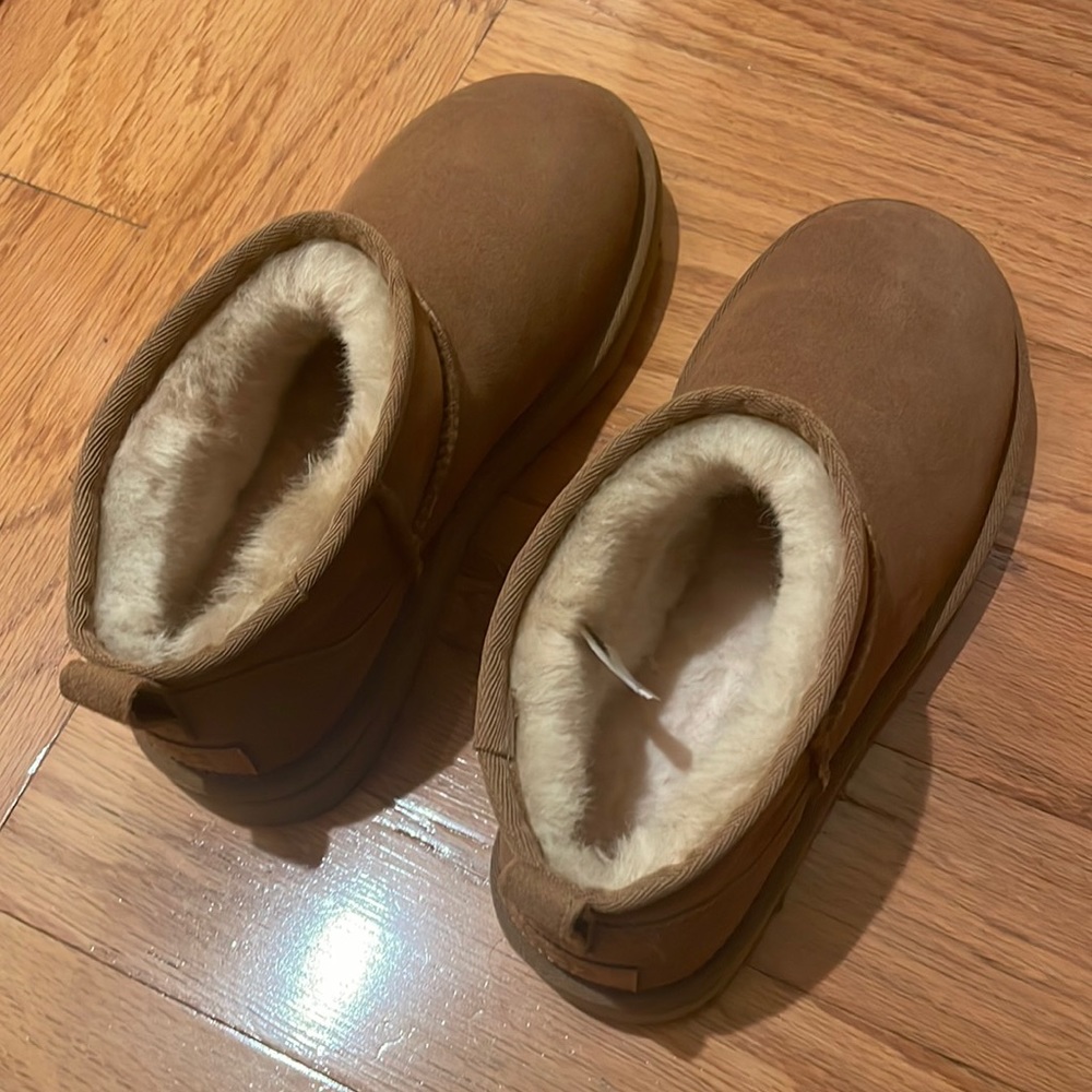 UGG Women's Classic Ultra Mini